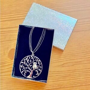 NWOT.  Tree Of Life Pendant Necklace